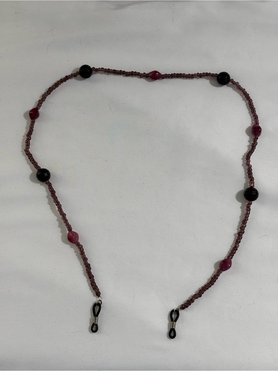 Jewelry - Vintage Handcrafted Purple and Magenta Beaded Eyewear Chain